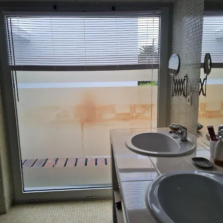 לינה וארוחת בוקר Casa Da Ribeira 4*
