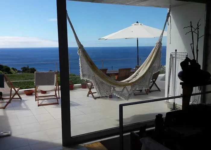 לינה וארוחת בוקר Casa Da Ribeira 4*